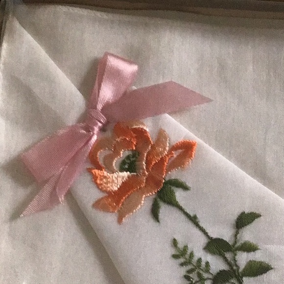 Vintage Swiss handkerchief set of 2 in original box - Picture 4 of 6